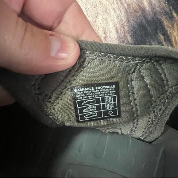 Keen Water Friendly Outdoor Hiking Sandals Men’s Size 8.5 Black - Picture 11 of 12